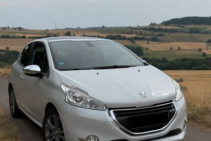 Peugeot 208 148.000 km 3.750 &euro; Herbstein 36358