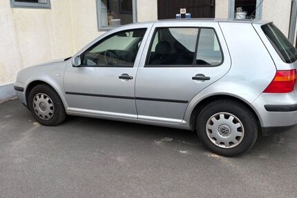 VW Golf 185.000 km 1.500 &euro; Eiterfeld 36132