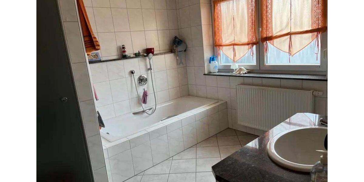 Doppelhaushälfte Hilders - 8 Zimmer, 220 m&sup2;, 239.000&euro; | Angebot:26007242