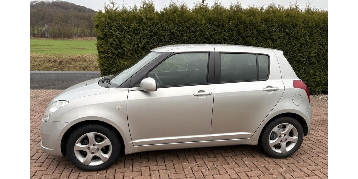Suzuki Swift 217.000 km 2.699 &euro; Petersberg 36100