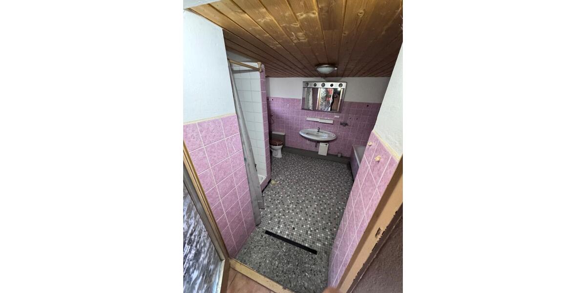 Einfamilienhaus Herbstein - 5 Zimmer, 100 m&sup2;, 85.000&euro; | Angebot:27092583