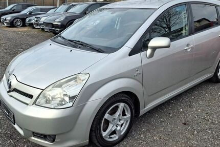 Toyota Corolla Verso 289.000 km 1.999 &euro; Eichenzell 36124