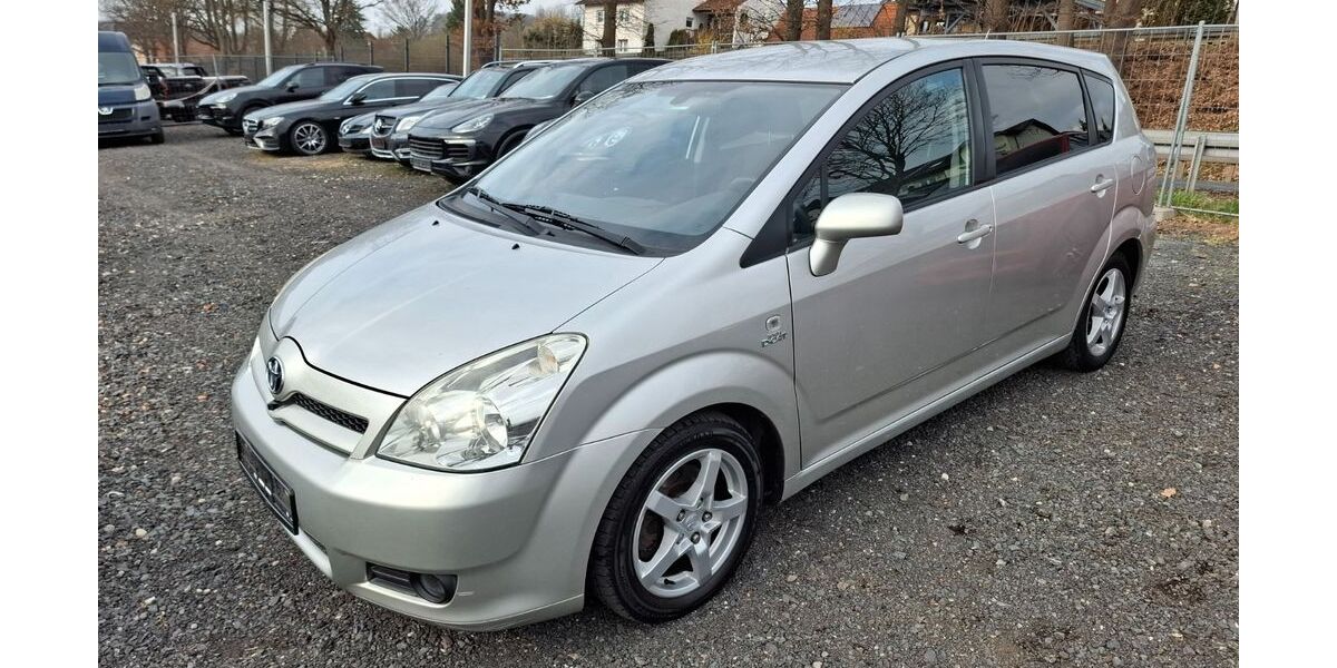 Toyota Corolla Verso 289.000 km 1.999 &euro; Eichenzell 36124