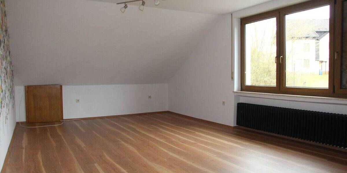 Mehrfamilienhaus, Wohnhaus Schlitz - 7 Zimmer, 240 m&sup2;, 325.000&euro; | Angebot:26204015