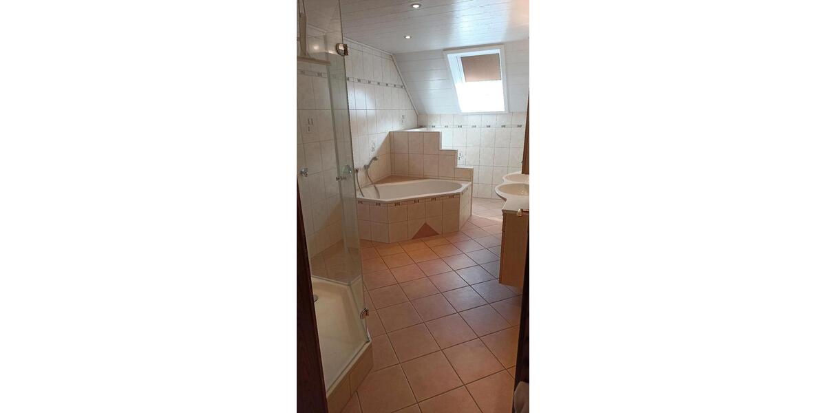 Dachgeschoßwohnung Fulda Aschenberg - 3 Zimmer, 95 m&sup2;, 850&euro; | Angebot:26626604