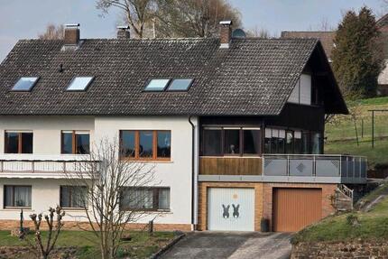 Haus Großenlüder - 13 Zimmer, 250 m&sup2;, 460.000&euro; | Angebot:26176843