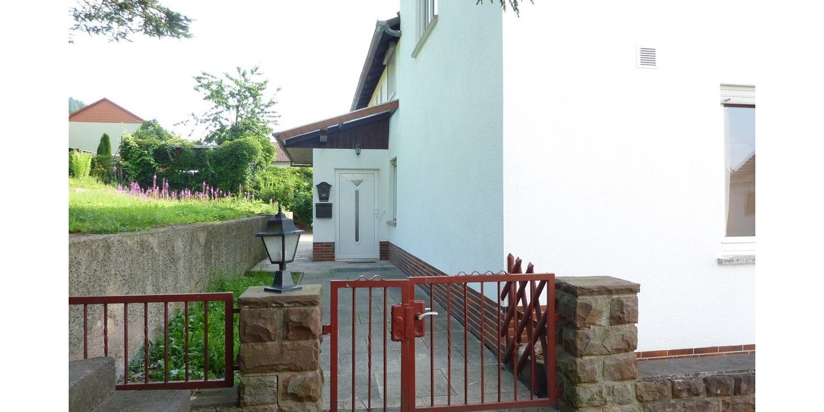 Niederaula, 4 ZKB, DG,110m² + Balkon+Garten - Dachgeschoßwohnung Niederaula Mengshausen | Angebot:23815966