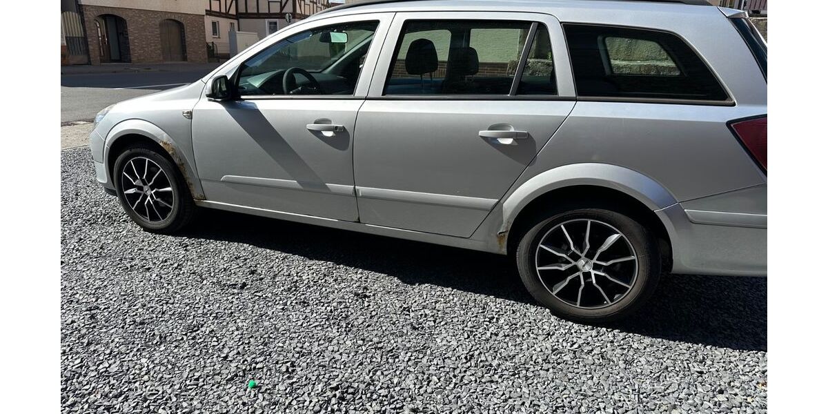 Opel Astra 186.000 km 1.200 &euro; Burghaun 36151