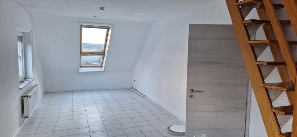 Dachgeschoßwohnung Hünfeld - 4 Zimmer, 107 m&sup2;, 900&euro; | Angebot:25918760