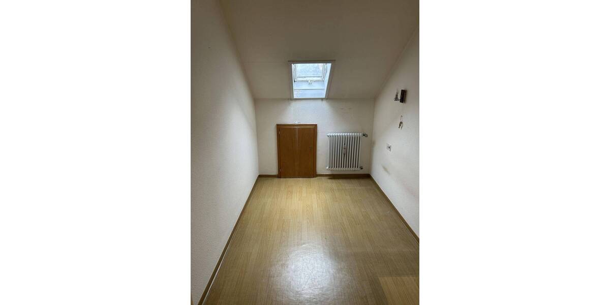 Einfamilienhaus Bad Salzschlirf - 7 Zimmer, 201 m&sup2;, 263.000&euro; | Angebot:25664848