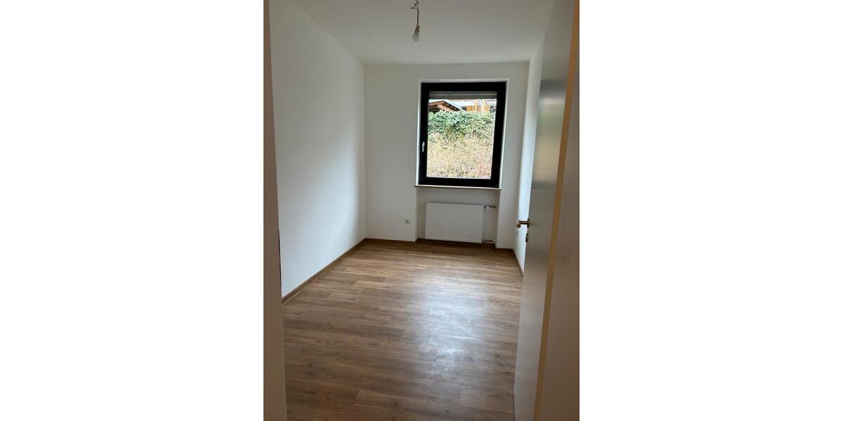 Etagenwohnung Bad Brückenau - 3 Zimmer, 80 m&sup2;, 140.000&euro; | Angebot:26875310