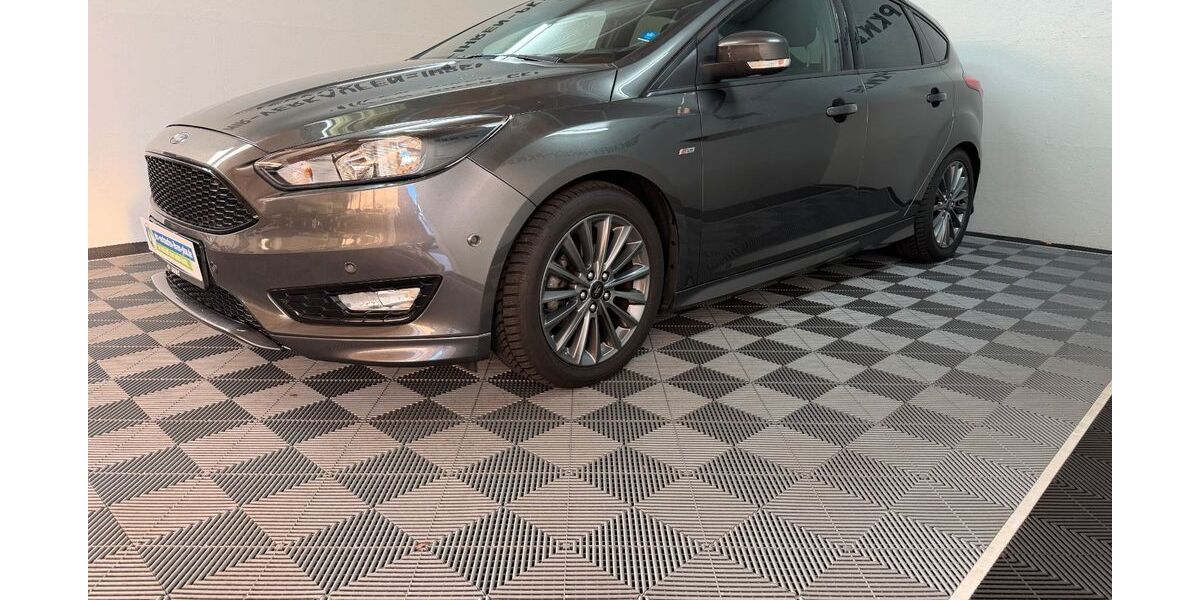 Ford Focus 29.988 km 13.899 &euro; Fulda 36043