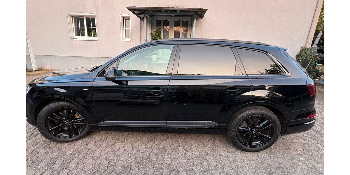 Audi Q7 236.000 km 28.000 &euro; Fulda 36043