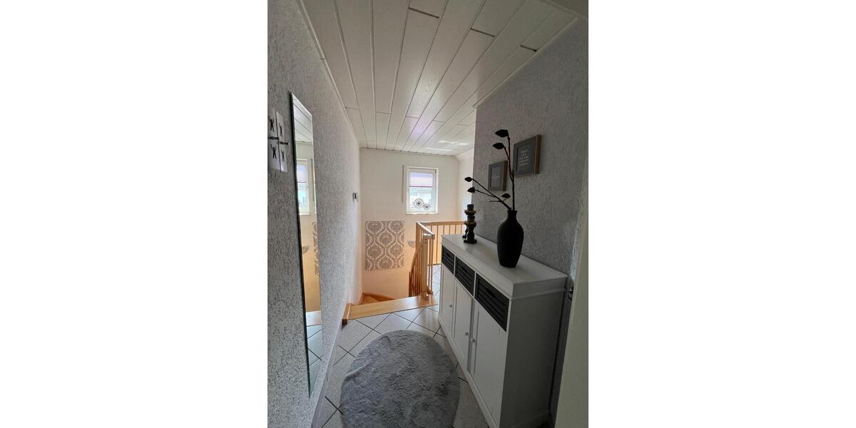 Dachgeschoßwohnung Sinntal - 3 Zimmer, 80 m&sup2;, 575&euro; | Angebot:26044453