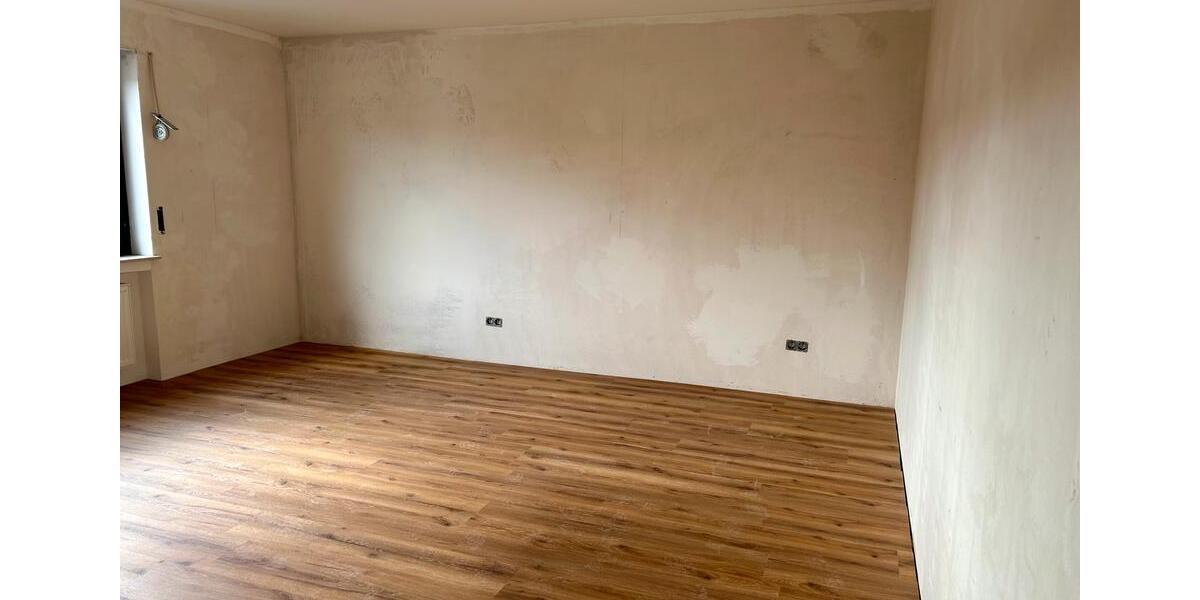 Erdgeschoßwohnung Hosenfeld - 5 Zimmer, 140 m&sup2;, 1.520&euro; | Angebot:25634102