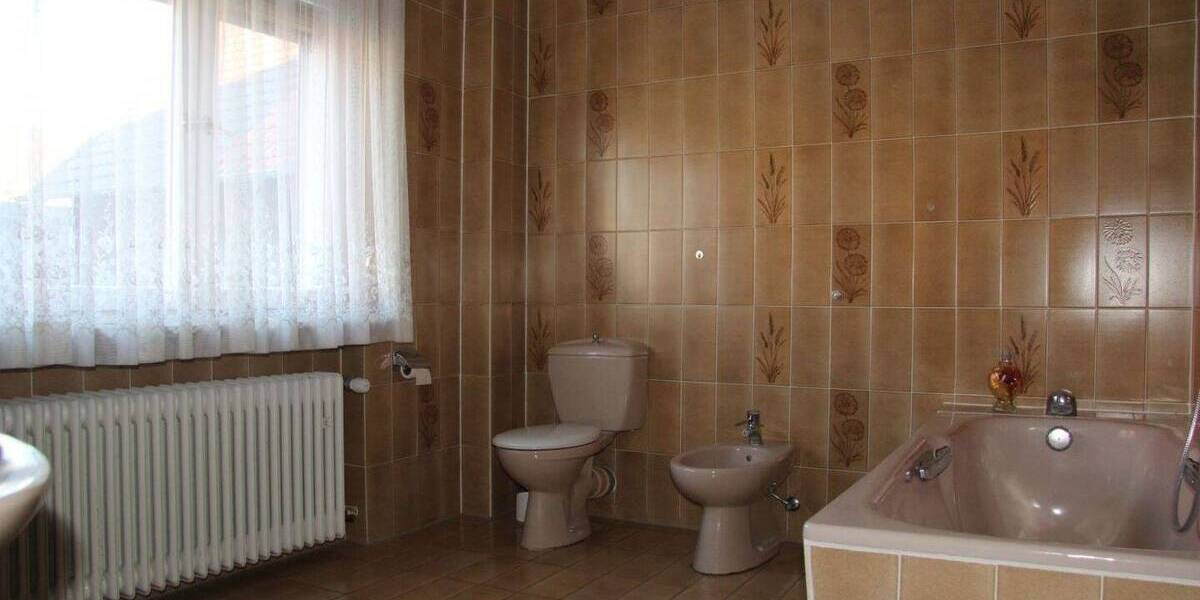 Mehrfamilienhaus, Wohnhaus Herbstein Rixfeld - 8 Zimmer, 190 m&sup2;, 169.000&euro; | Angebot:25746666