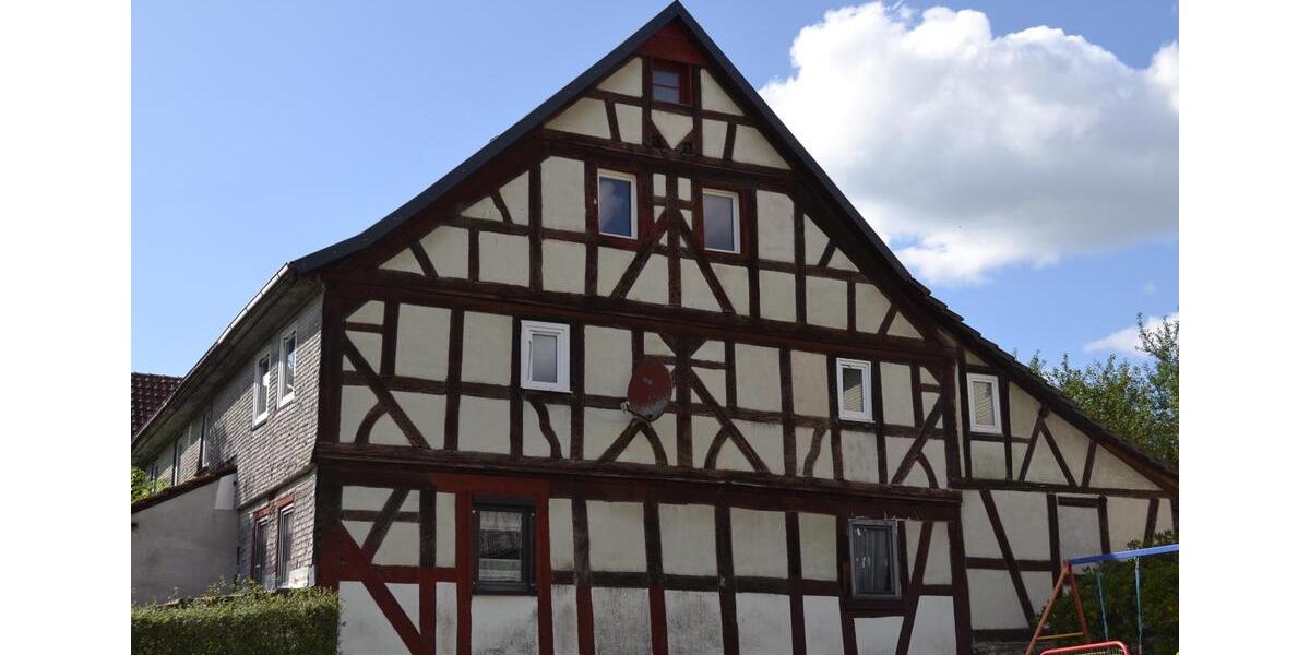 Bauernhaus, Landhaus Herbstein - 10 Zimmer, 250 m&sup2;, 60.000&euro; | Angebot:26223162