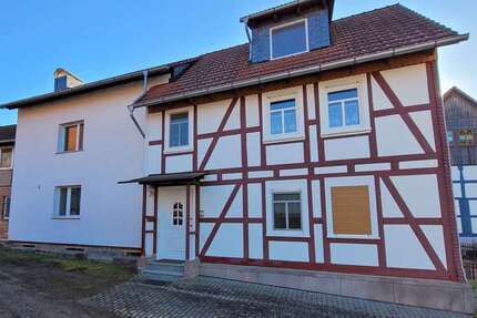 Haus Niederaula Mengshausen - 9 Zimmer, 232 m&sup2;, 310.000&euro; | Angebot:25401427