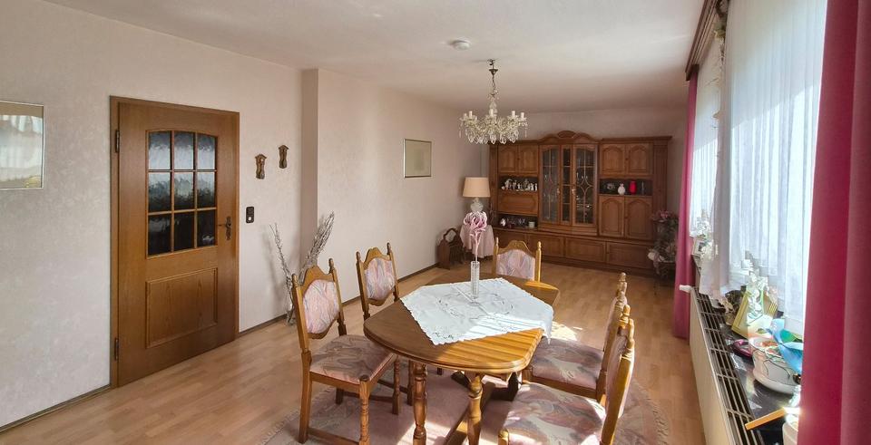 Einfamilienhaus Hünfeld - 9 Zimmer, 152 m&sup2;, 260.000&euro; | Angebot:26863308