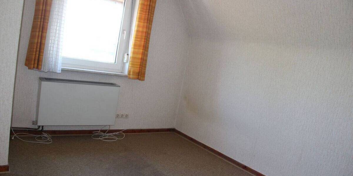 Mehrfamilienhaus, Wohnhaus Herbstein Altenschlirf - 7 Zimmer, 153 m&sup2;, 185.000&euro; | Angebot:26751885