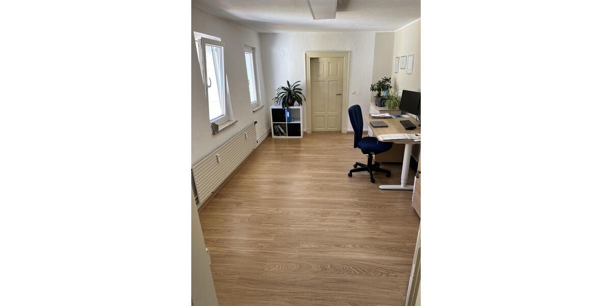 Dachgeschoßwohnung Hünfeld - 5 Zimmer, 110 m&sup2;, 950&euro; | Angebot:25947871