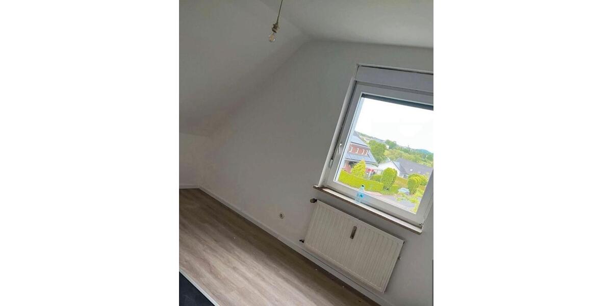 Einfamilienhaus Eiterfeld - 6 Zimmer, 102 m&sup2;, 190.000&euro; | Angebot:27056511