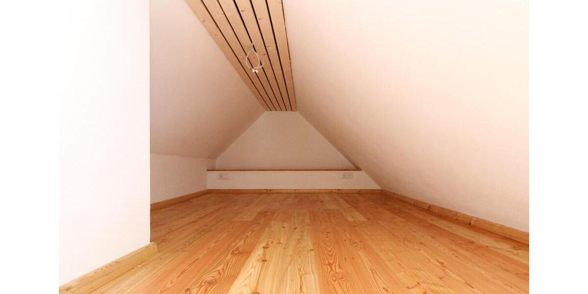 Dachgeschoßwohnung Schlitz - 2 Zimmer, 44 m&sup2;, 500&euro; | Angebot:26366726