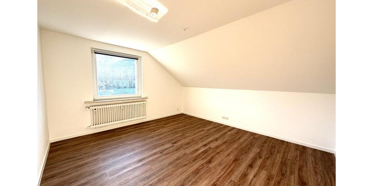 Dachgeschoßwohnung Hofbieber - 3 Zimmer, 82 m&sup2;, 169.500&euro; | Angebot:23110462