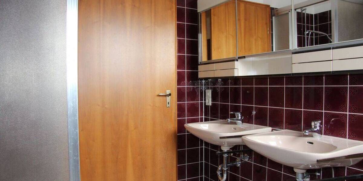 Mehrfamilienhaus, Wohnhaus Schlitz - 7 Zimmer, 240 m&sup2;, 325.000&euro; | Angebot:26204015