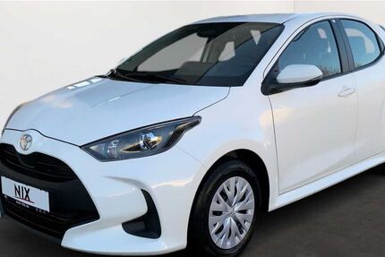 Toyota Yaris 6.800 km 21.990 &euro; Petersberg 36100
