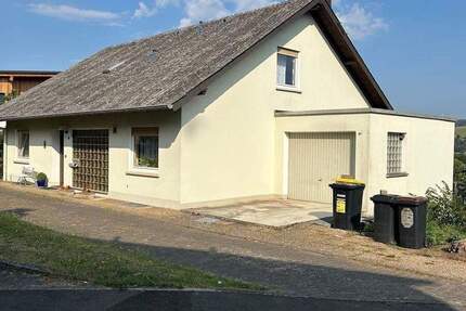 Haus Bad Salzschlirf - 7 Zimmer, 201 m&sup2;, 263.000&euro; | Angebot:25664848