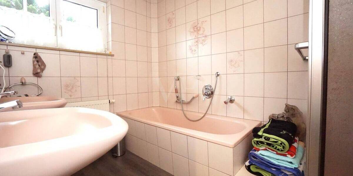 Mehrfamilienhaus, Wohnhaus Petersberg - 6 Zimmer, 180 m&sup2;, 490.000&euro; | Angebot:25731697