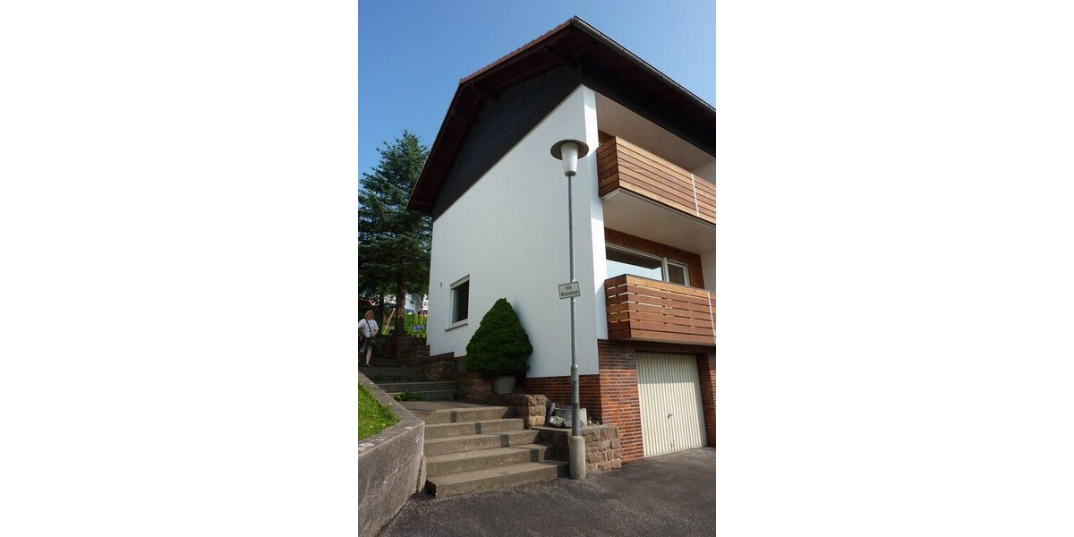 Niederaula, 4 ZKB, DG,110m² + Balkon+Garten - Dachgeschoßwohnung Niederaula Mengshausen | Angebot:23815966