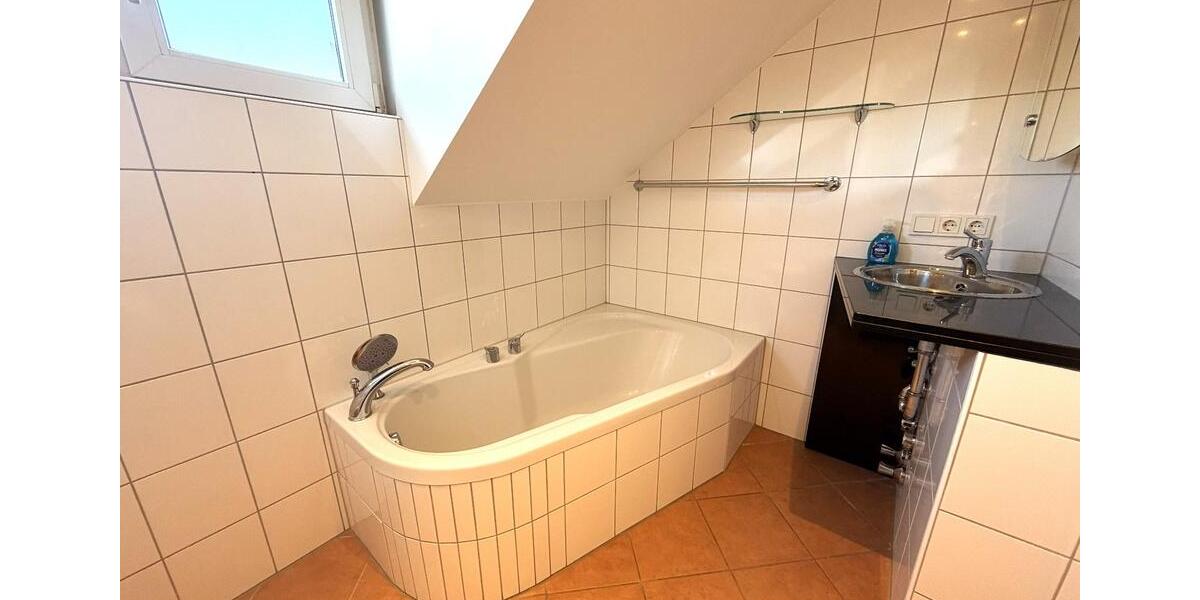 Dachgeschoßwohnung Hofbieber - 3 Zimmer, 82 m&sup2;, 169.500&euro; | Angebot:23110462