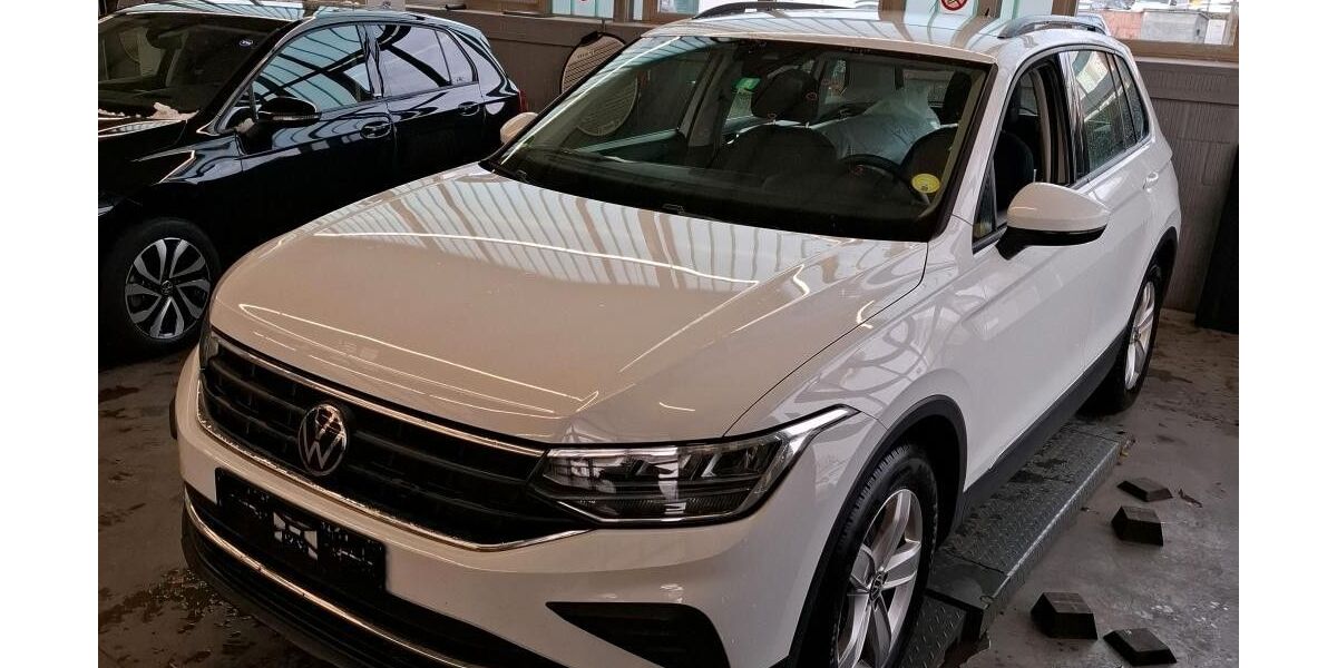 VW Tiguan 102.968 km 21.900 &euro; Burghaun 36151