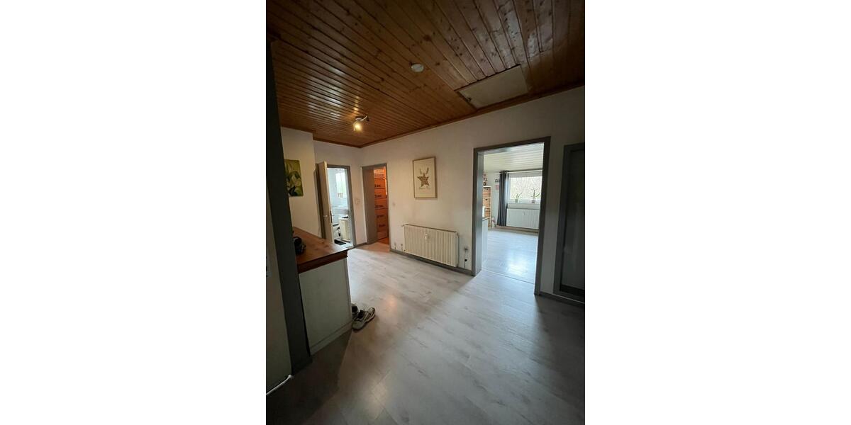 Etagenwohnung Niederaula - 4 Zimmer, 90 m&sup2;, 650&euro; | Angebot:25944222