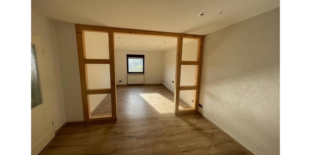 Einfamilienhaus Sinntal - 12 Zimmer, 213 m&sup2;, 248.000&euro; | Angebot:22648653