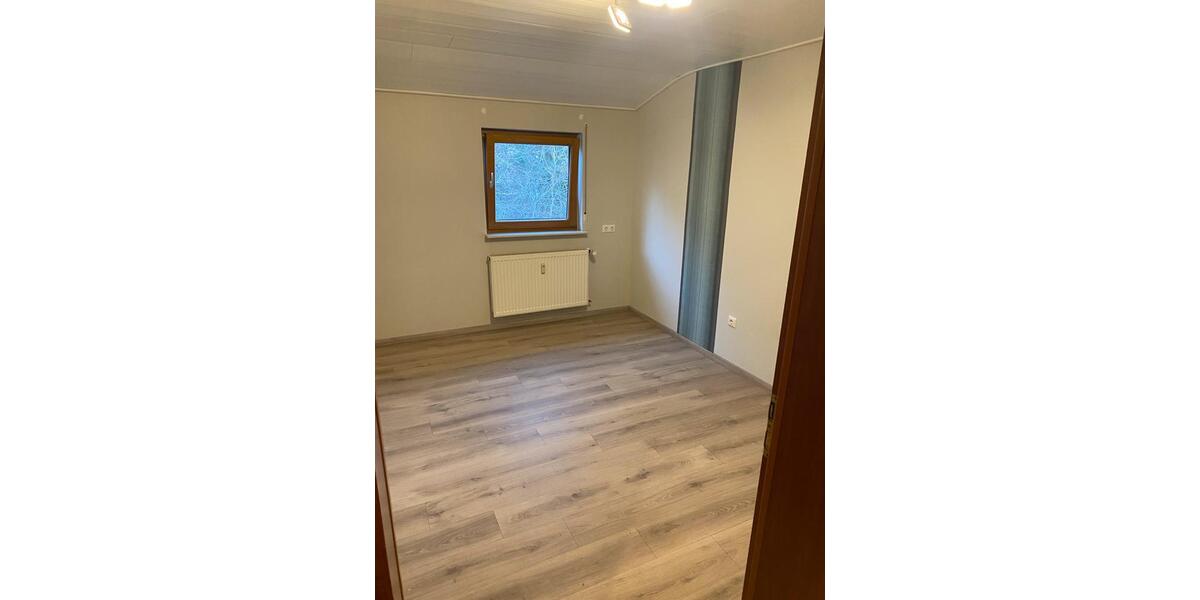 Dachgeschoßwohnung Lauterbach (Hessen) - 4 Zimmer, 106 m&sup2;, 800&euro; | Angebot:25814286