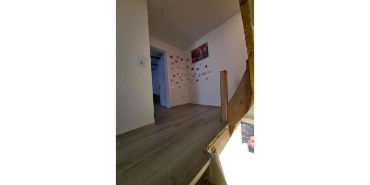 Etagenwohnung Lauterbach (Hessen) - 5 Zimmer, 133 m&sup2;, 750&euro; | Angebot:25837996