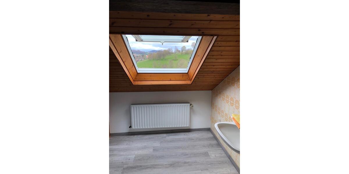 Dachgeschoßwohnung Gersfeld (Rhön) - 2 Zimmer, 50 m&sup2;, 450&euro; | Angebot:25253690