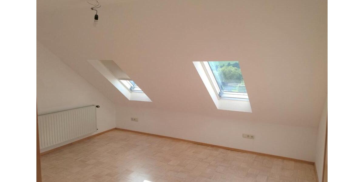 Dachgeschoßwohnung Schlüchtern - 4 Zimmer, 125 m&sup2;, 950&euro; | Angebot:26620839