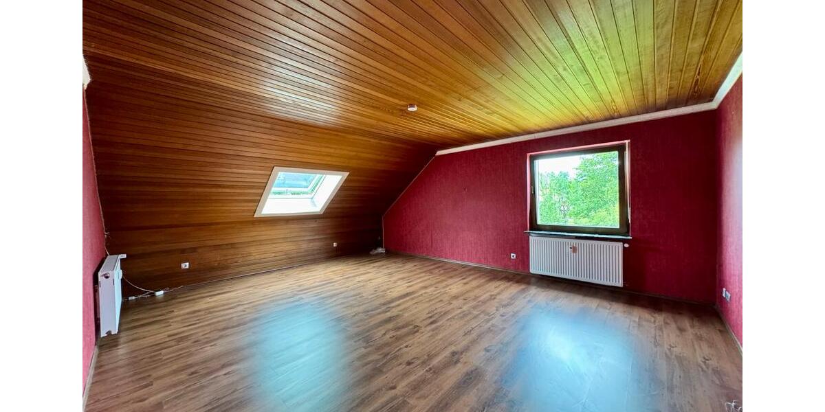 Dachgeschoßwohnung Hosenfeld - 3.5 Zimmer, 100 m&sup2;, 850&euro; | Angebot:26101308