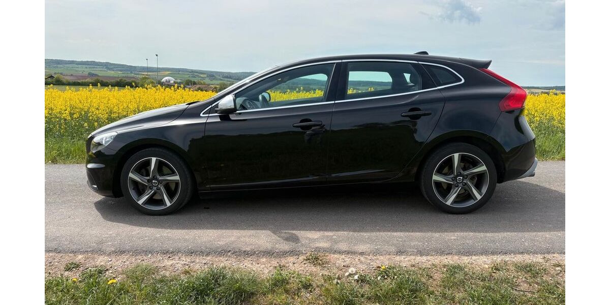 Volvo V40 140.000 km 10.900 &euro; WILDFLECKEN 97772