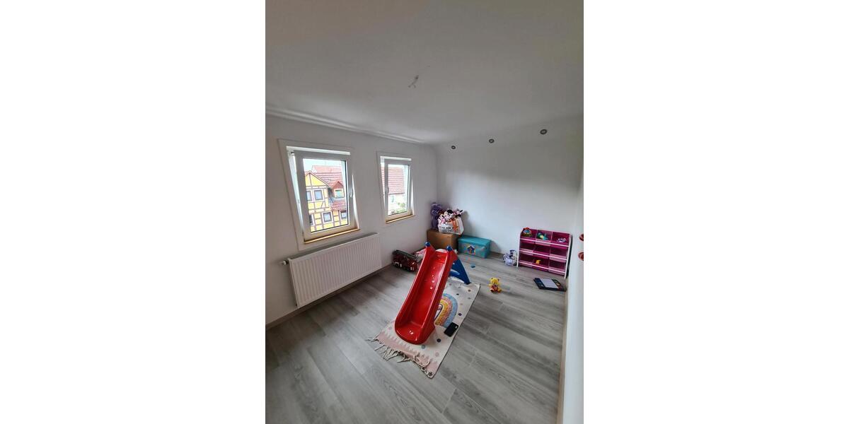 Etagenwohnung Lauterbach (Hessen) - 5 Zimmer, 133 m&sup2;, 750&euro; | Angebot:25837996