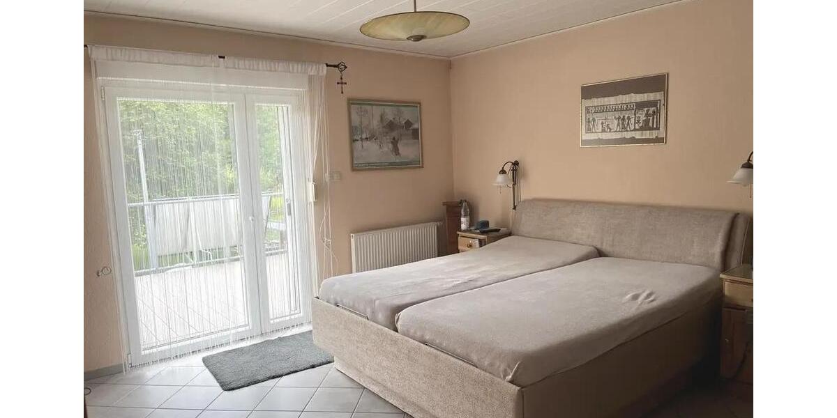 Doppelhaushälfte Hilders - 8 Zimmer, 220 m&sup2;, 239.000&euro; | Angebot:26007242