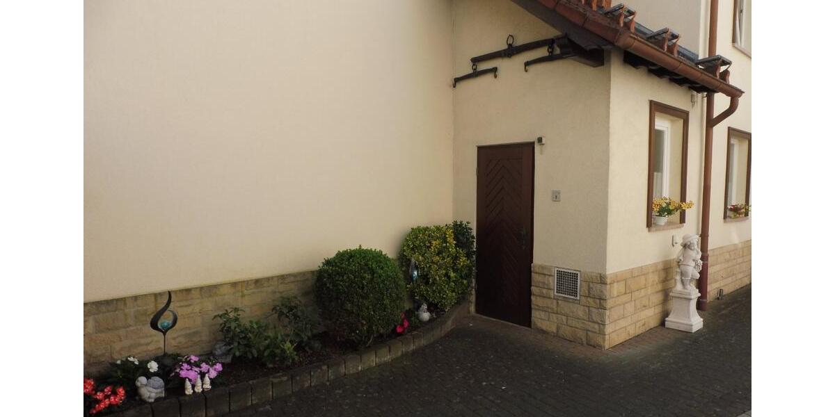 Reihenhaus Tann (Rhön) - 8 Zimmer, 248 m&sup2;, 235.000&euro; | Angebot:25296243