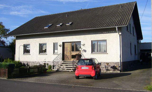 Einfamilienhaus Großenlüder - 9 Zimmer, 223 m&sup2;, 435.000&euro; | Angebot:27040113