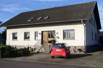 Haus Großenlüder - 9 Zimmer, 223 m&sup2;, 435.000&euro; | Angebot:27040113