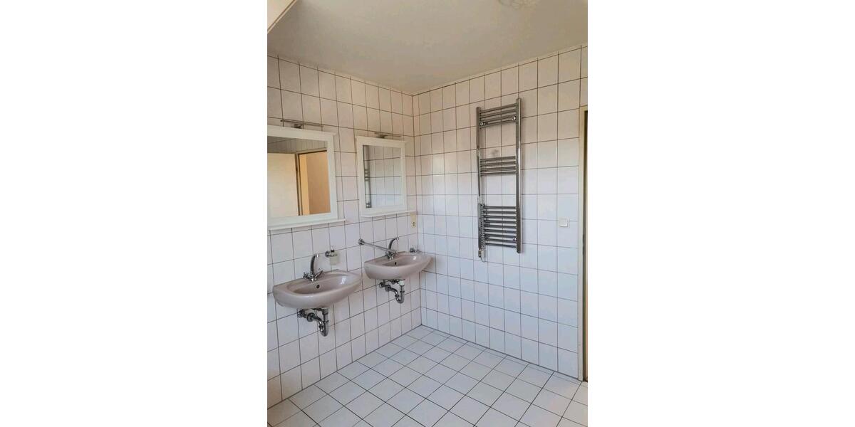 Dachgeschoßwohnung Wildflecken - 4 Zimmer, 126 m&sup2;, 95.000&euro; | Angebot:26920298