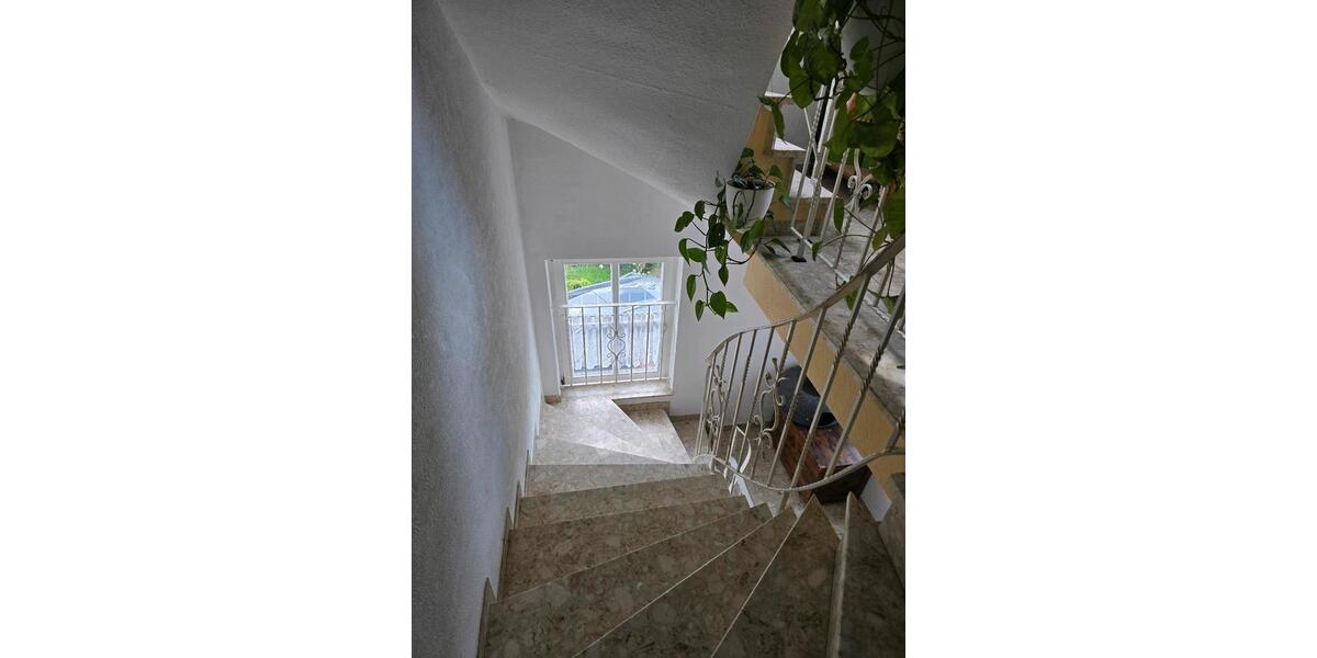 Einfamilienhaus Eiterfeld - 9 Zimmer, 220 m&sup2;, 300.000&euro; | Angebot:26770391